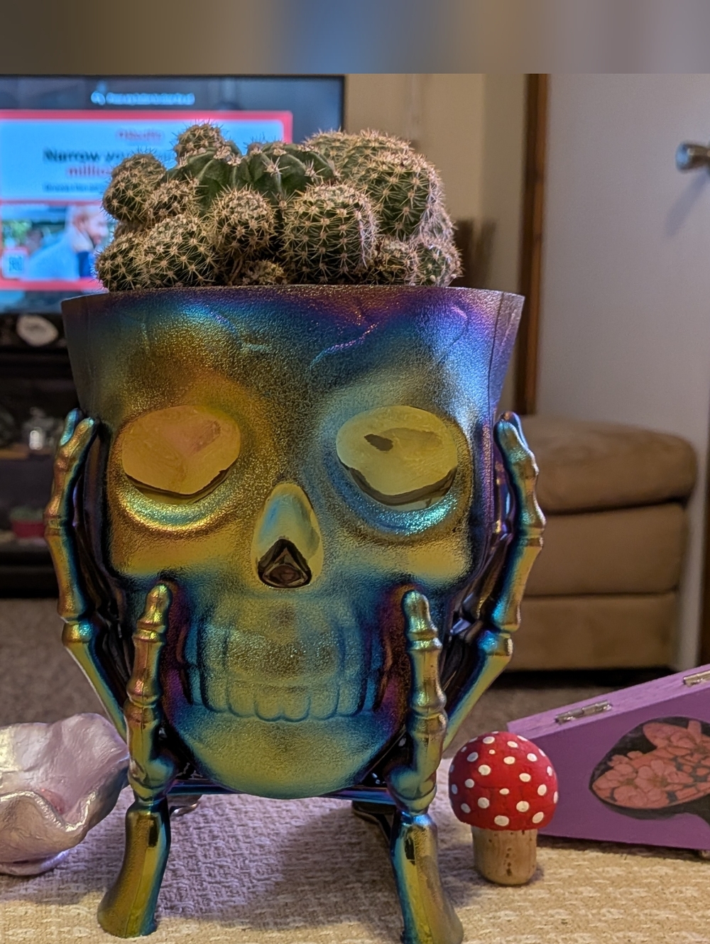 Rainbow Skull Planter - Picture 2 of 3